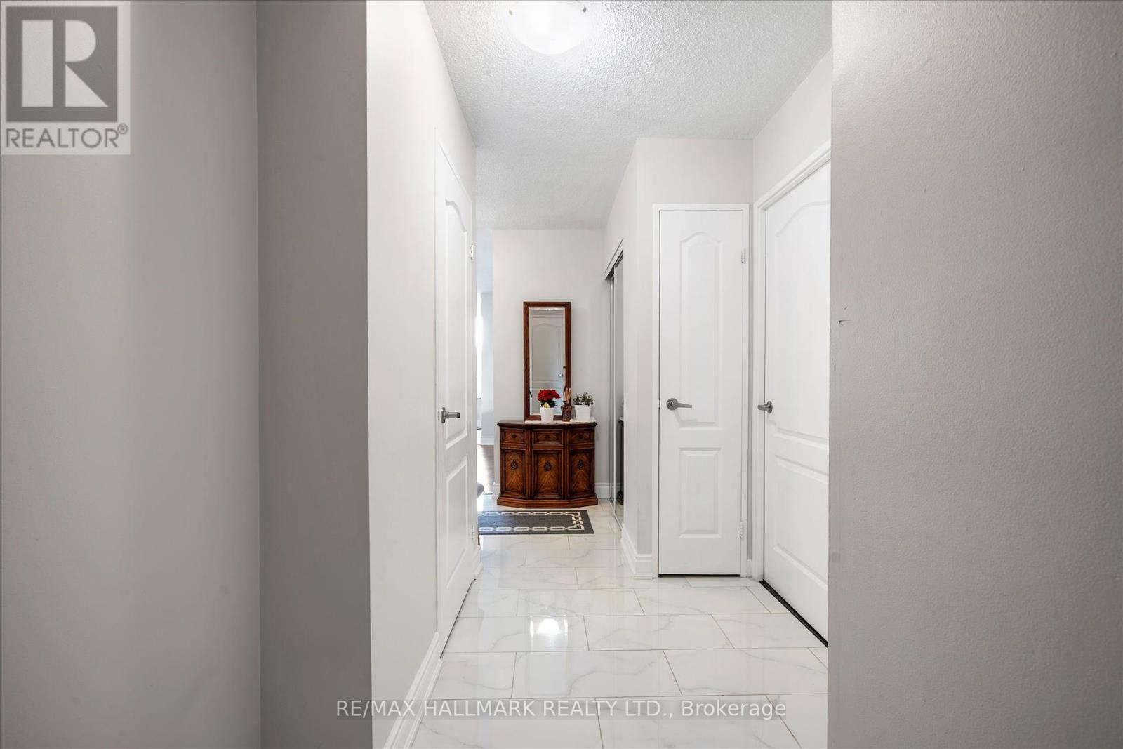 Photo 17 of 410 3 Lisa Street, Brampton ON