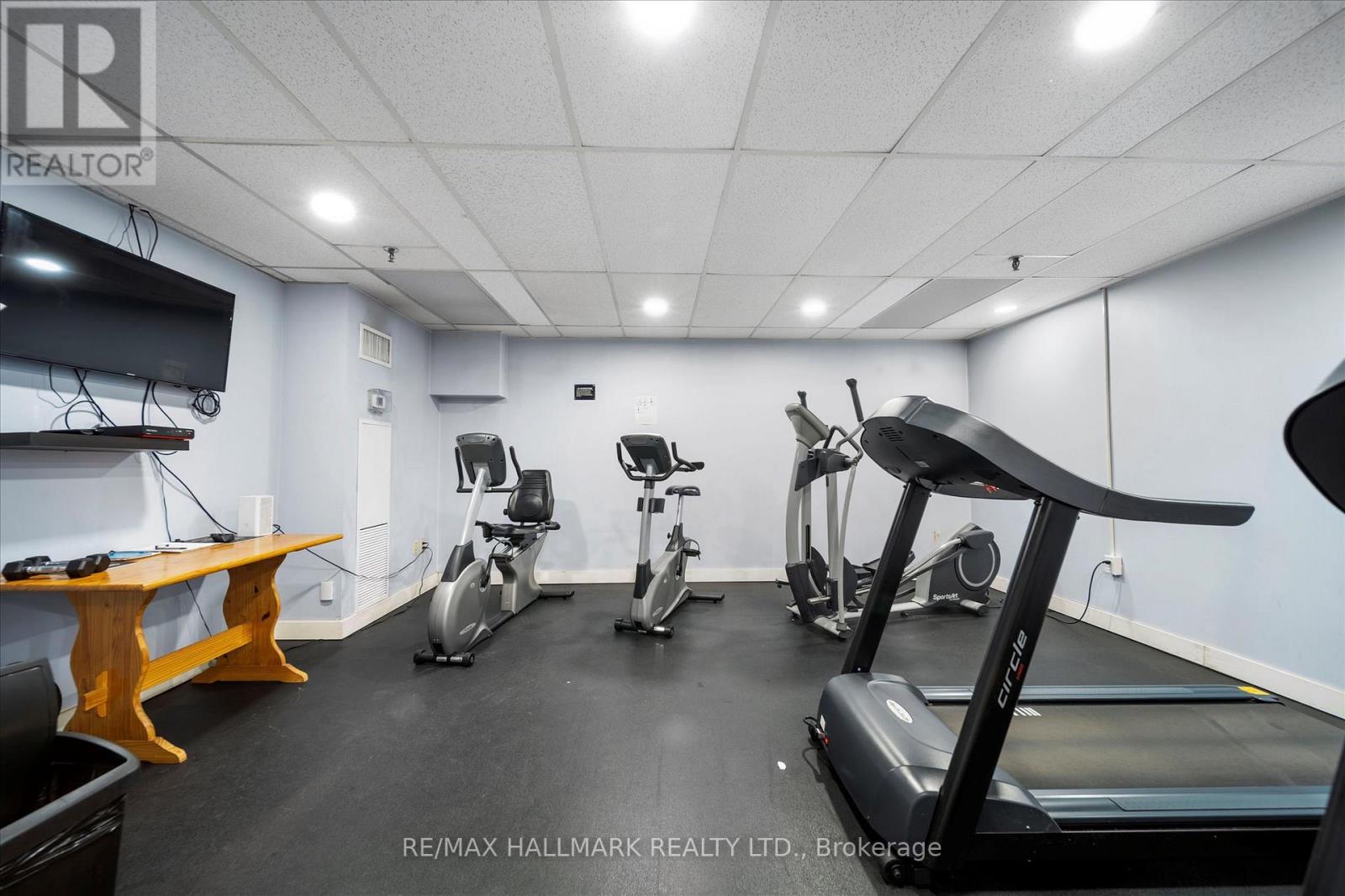 Photo 8 of 410 3 Lisa Street, Brampton ON