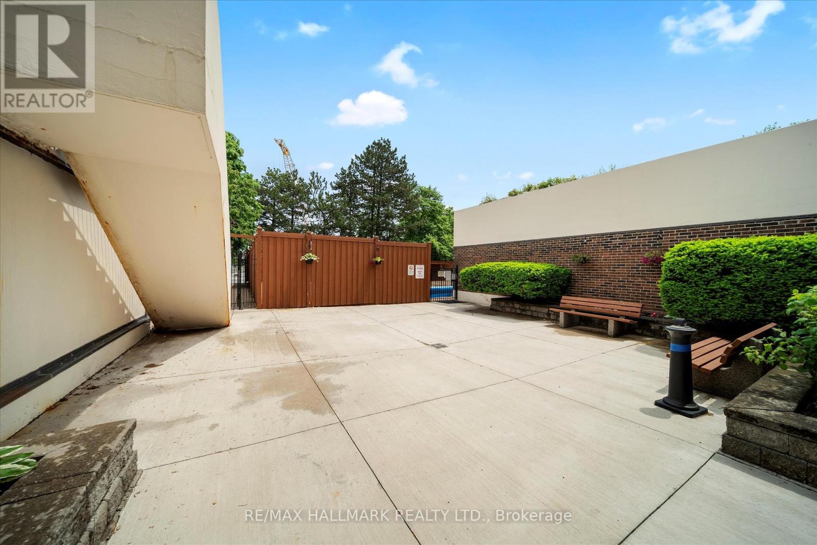 Photo 10 of 410 3 Lisa Street, Brampton ON