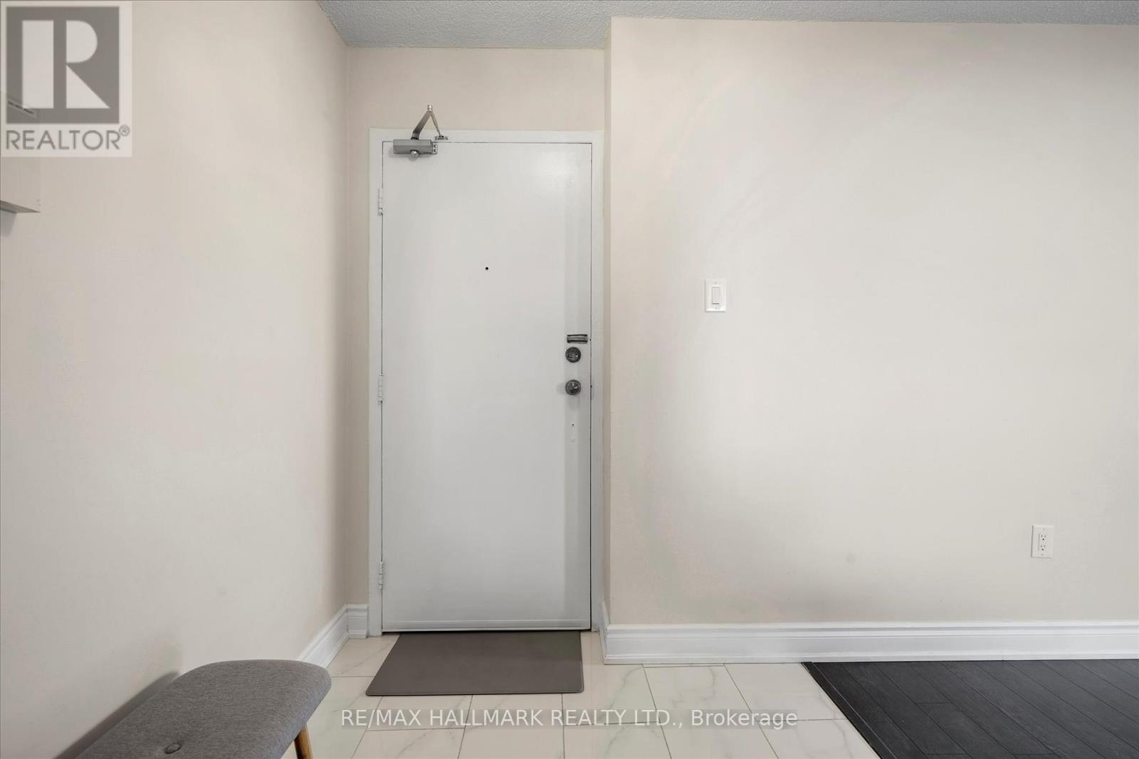 Photo 9 of 410 3 Lisa Street, Brampton ON