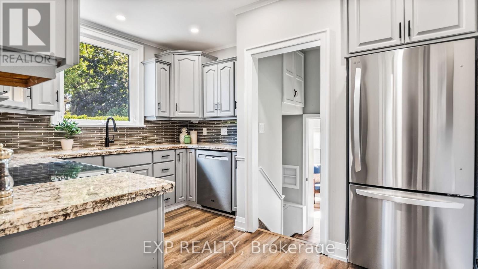 Photo 24 of 1036 Cedarwood Place, Burlington ON