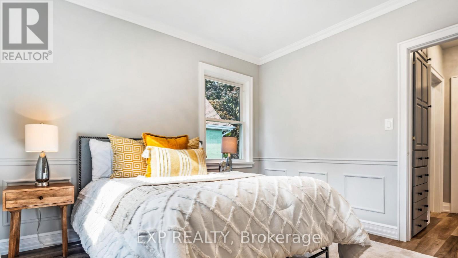 Photo 13 of 1036 Cedarwood Place, Burlington ON