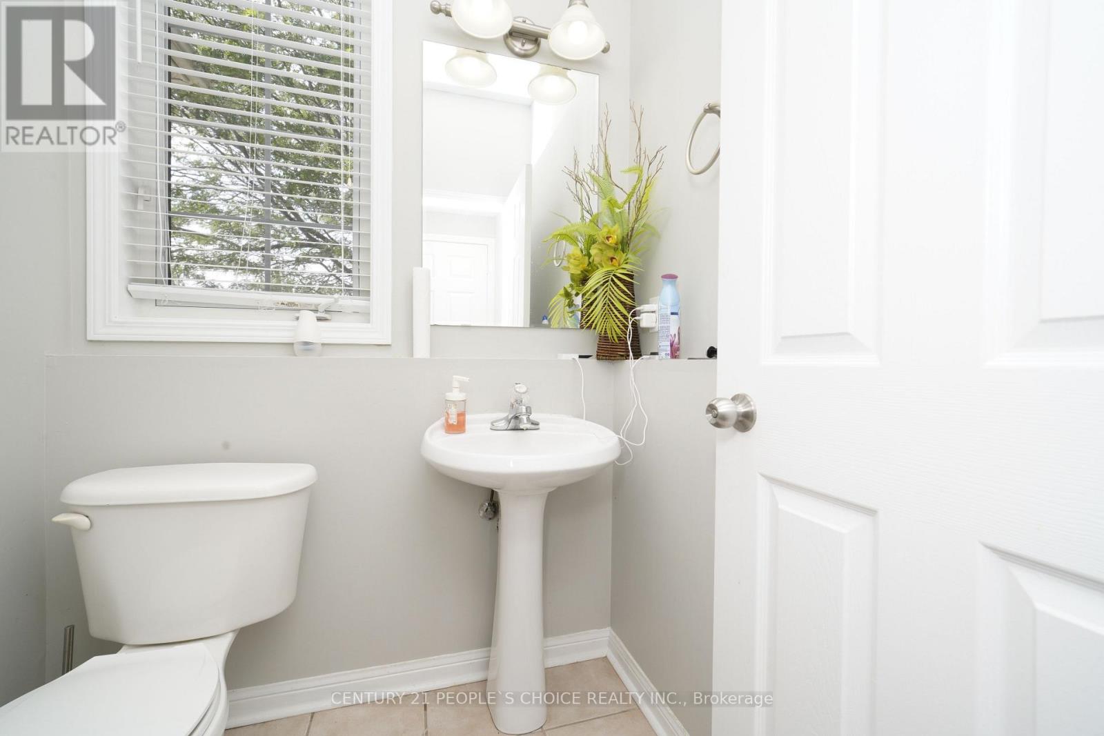 Photo 5 of Upper 657 Thompson Road S, Milton ON