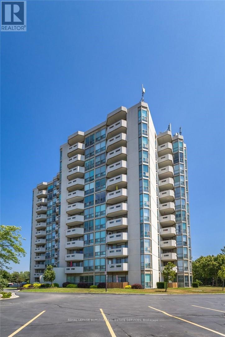 Photo 1 of 101 5070 Pinedale Avenue, Burlington ON