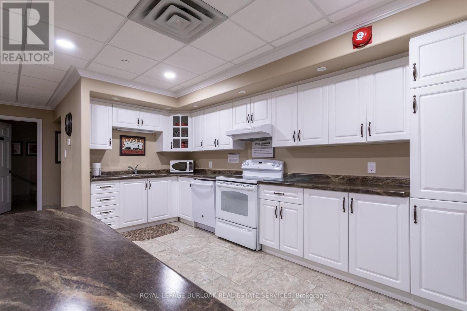 Photo 40 of 101 5070 Pinedale Avenue, Burlington ON