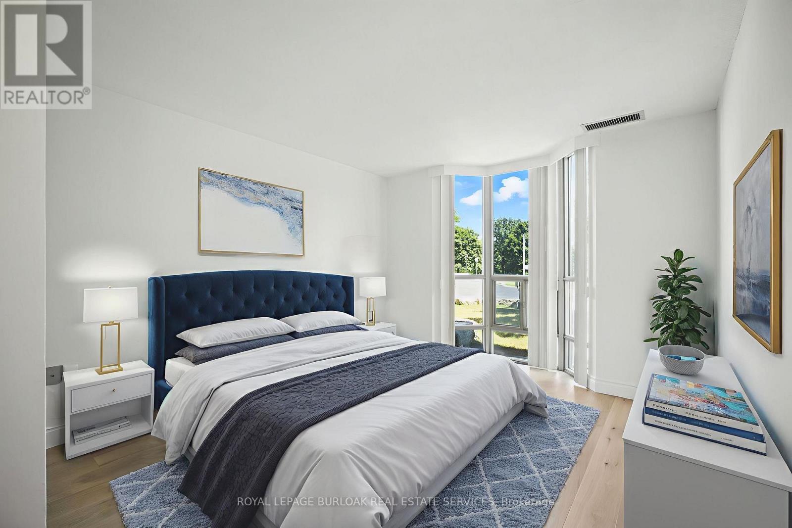 Photo 9 of 101 5070 Pinedale Avenue, Burlington ON