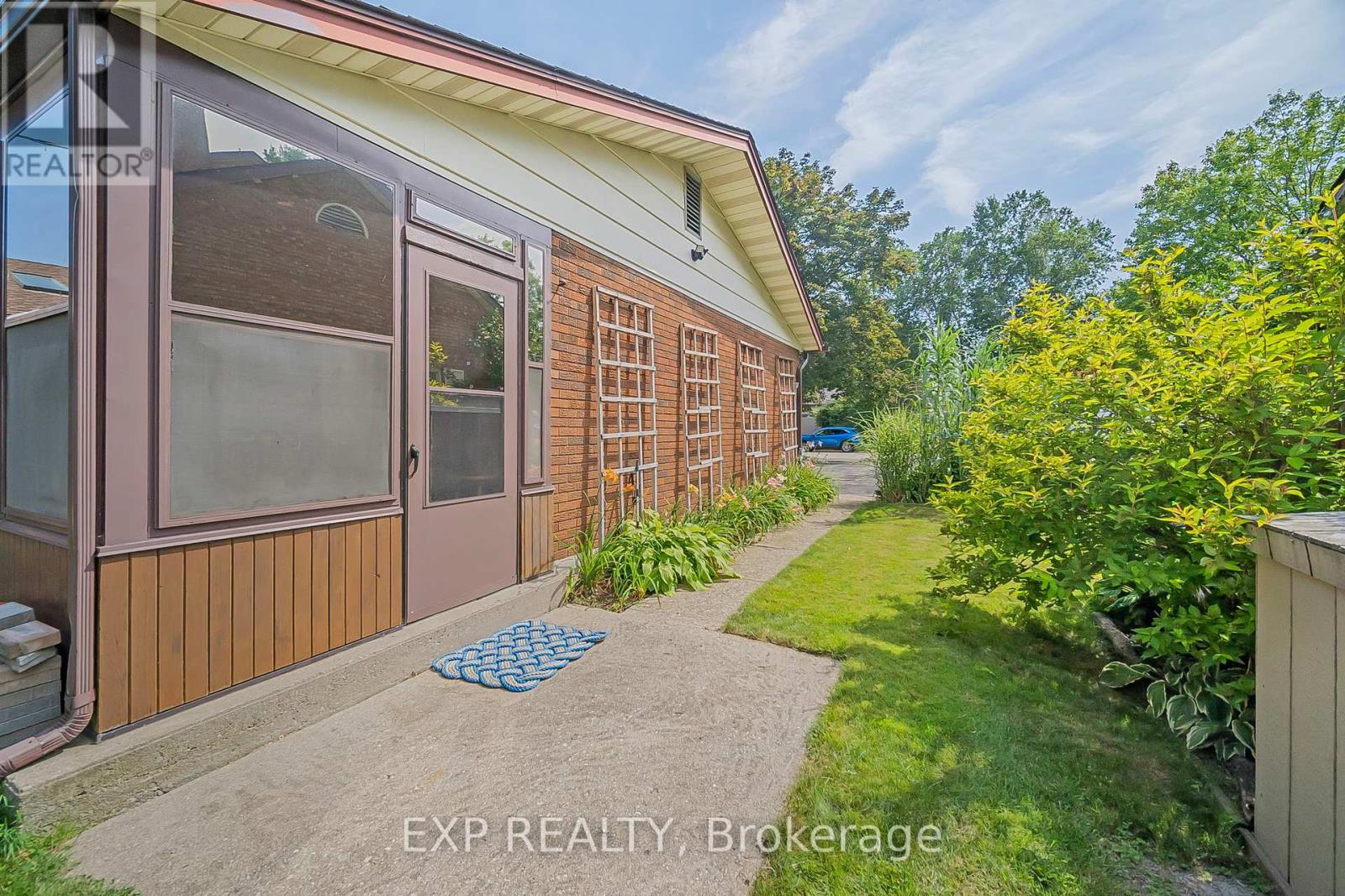 Photo 38 of 15 Hawthorne Road, Cambridge ON