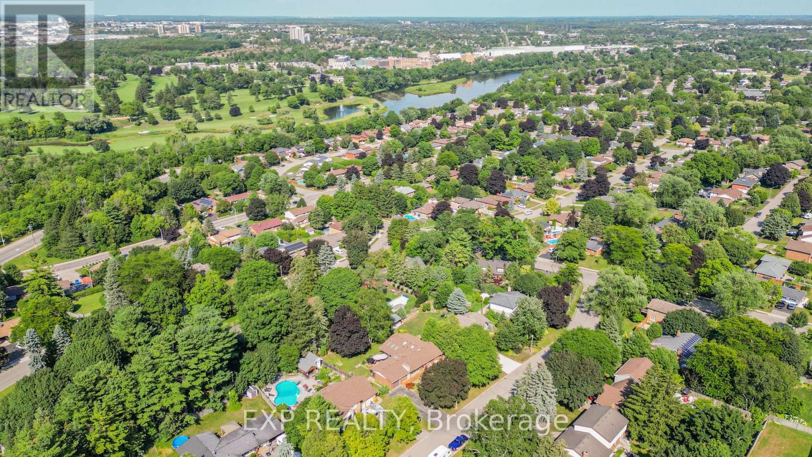Photo 45 of 15 Hawthorne Road, Cambridge ON