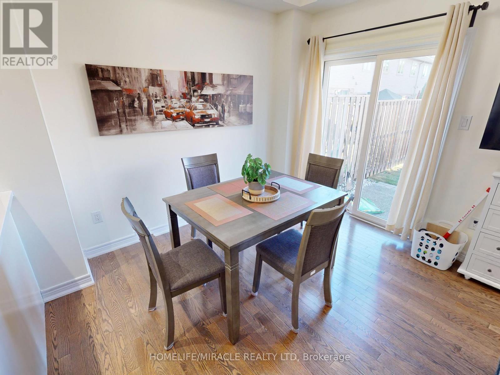 Photo 14 of 43 515 Winston Road, Grimsby ON