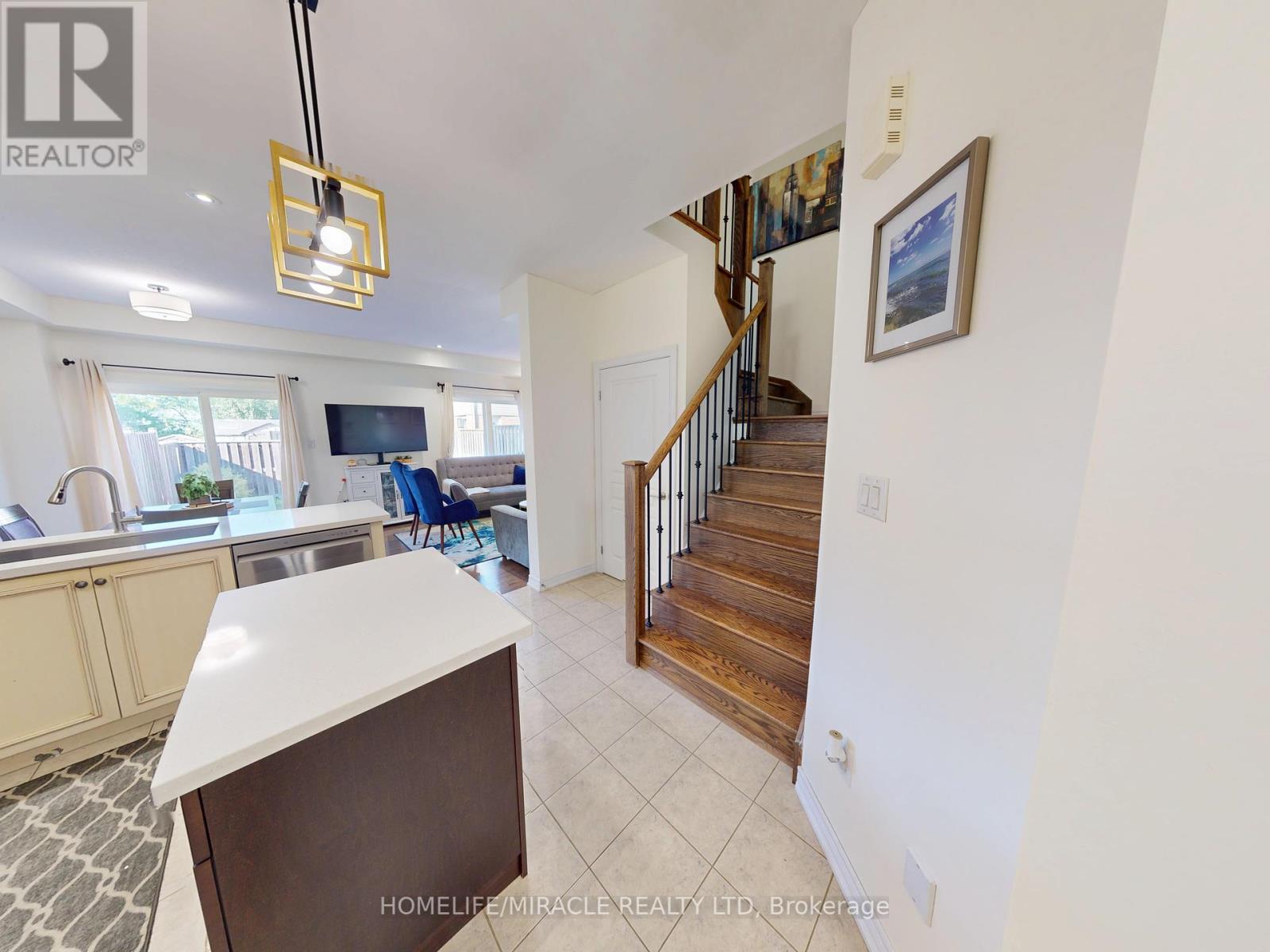 Photo 16 of 43 515 Winston Road, Grimsby ON