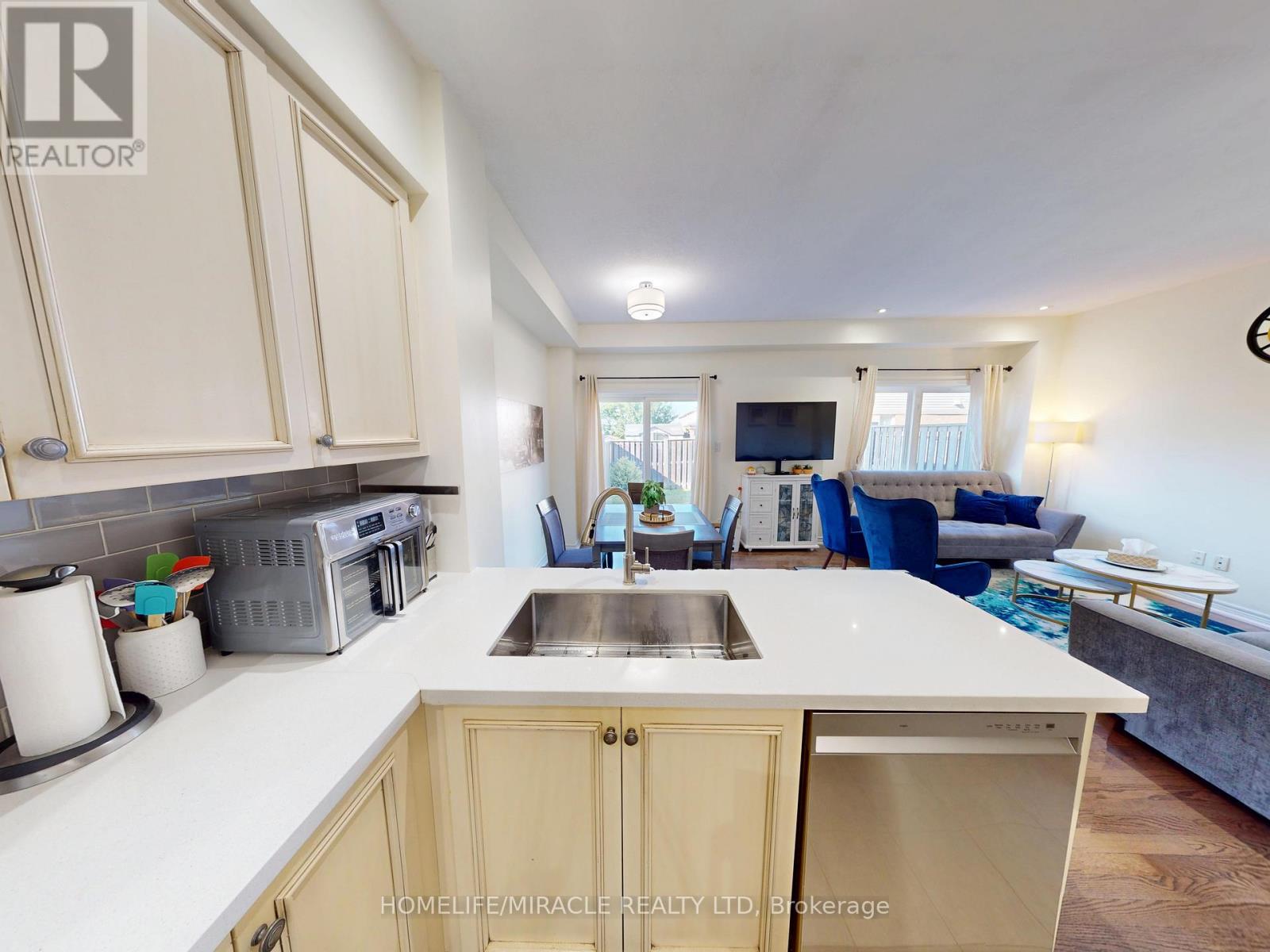 Photo 17 of 43 515 Winston Road, Grimsby ON