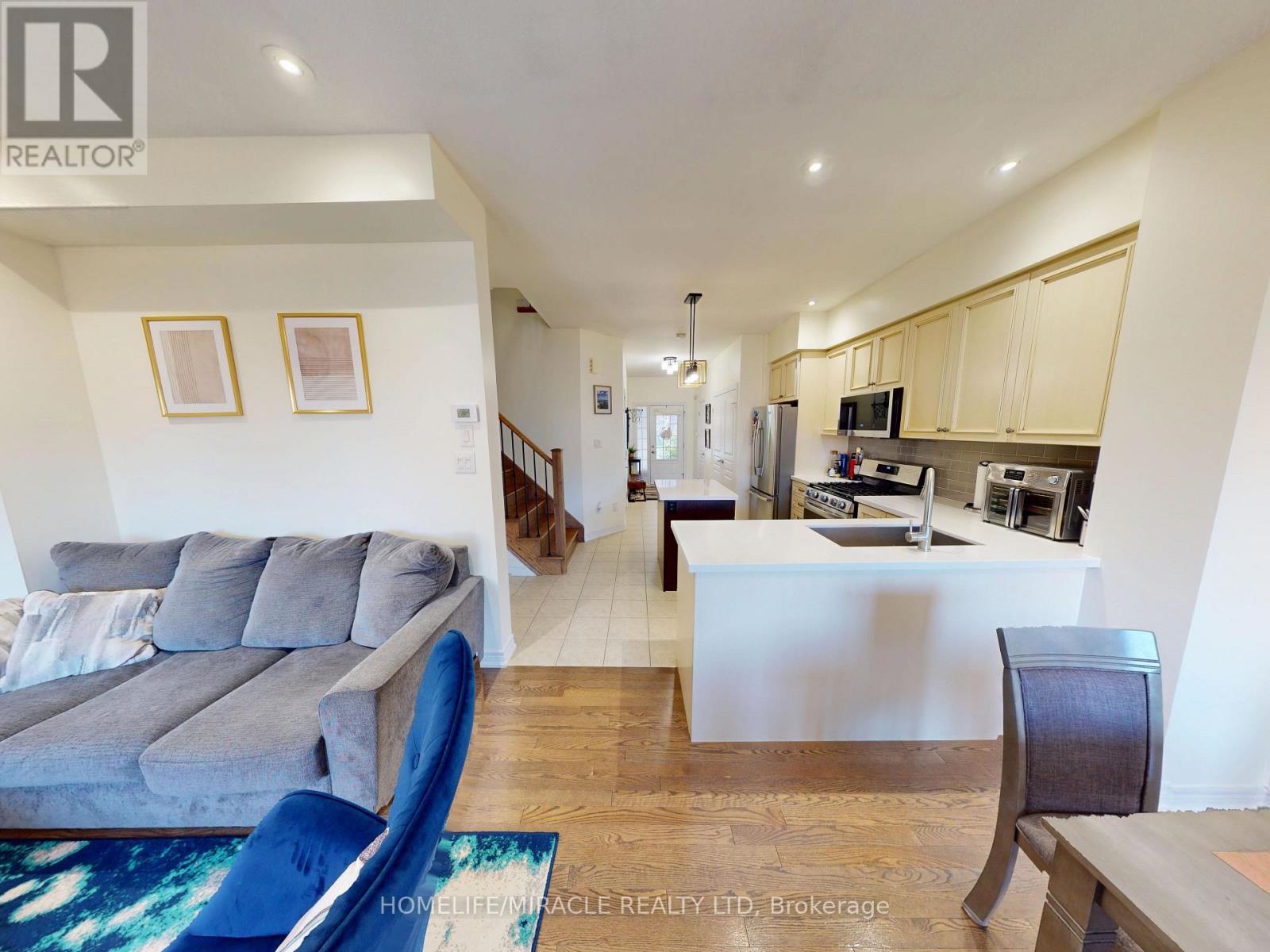 Photo 25 of 43 515 Winston Road, Grimsby ON