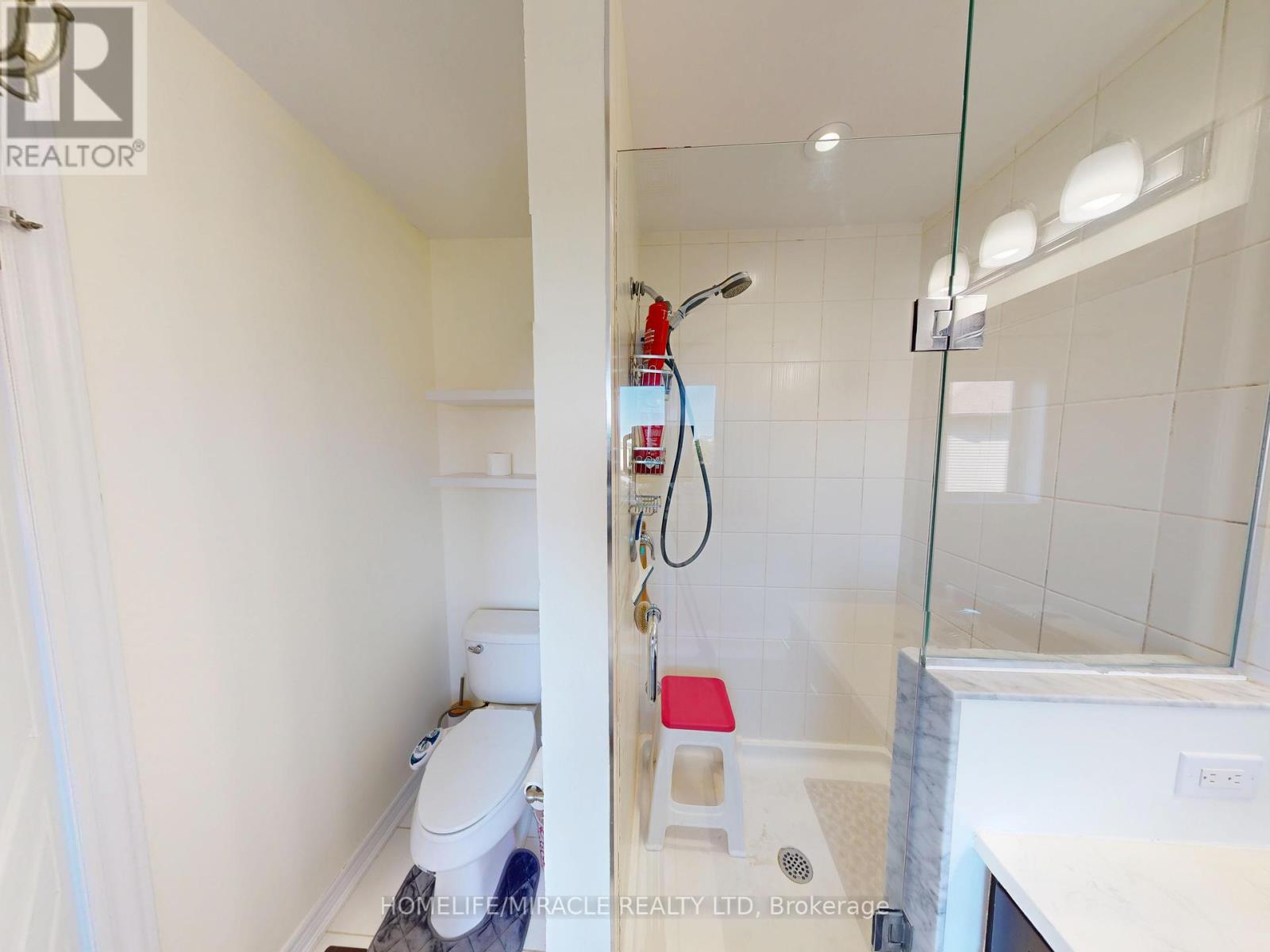 Photo 32 of 43 515 Winston Road, Grimsby ON