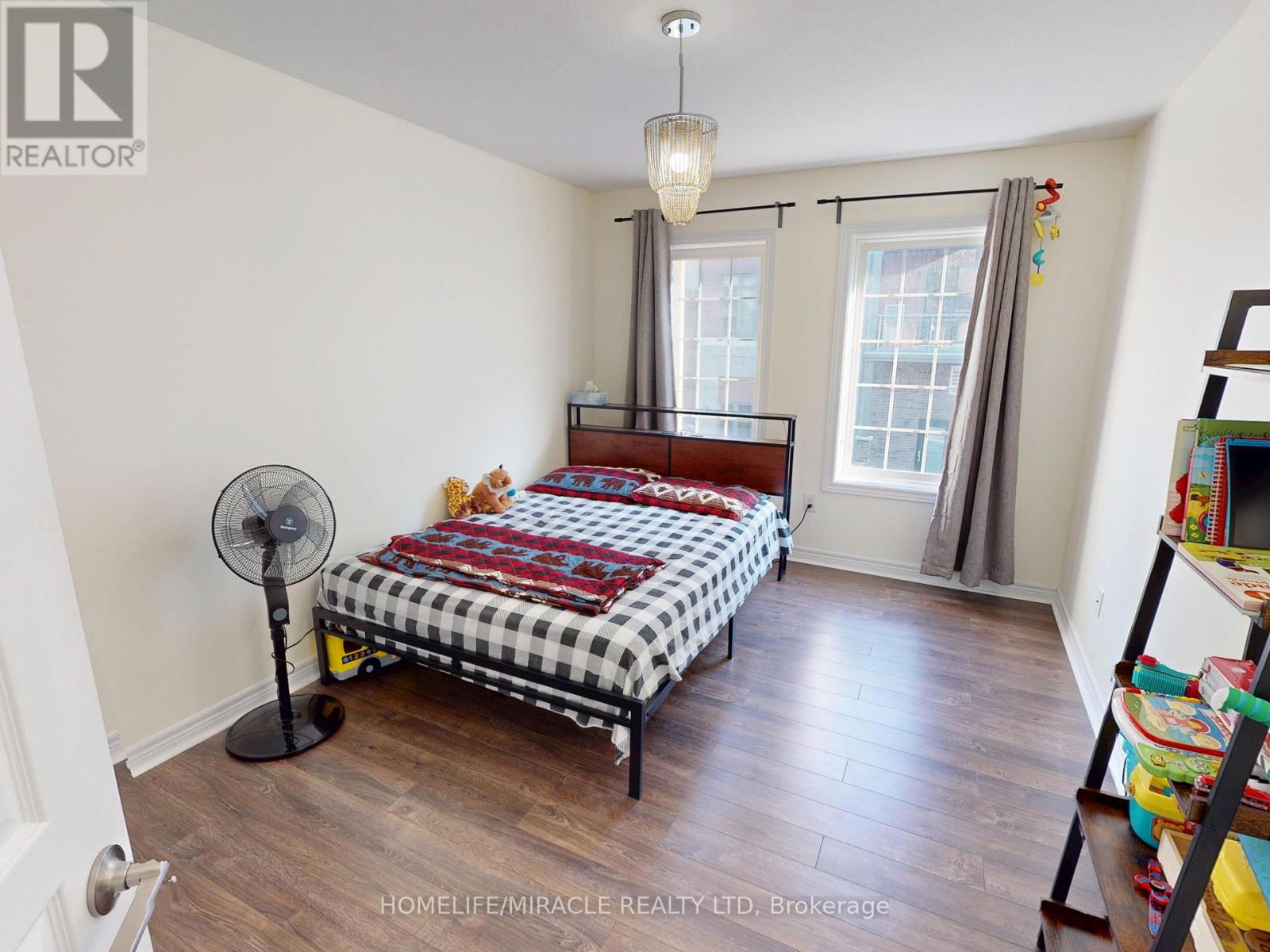 Photo 39 of 43 515 Winston Road, Grimsby ON