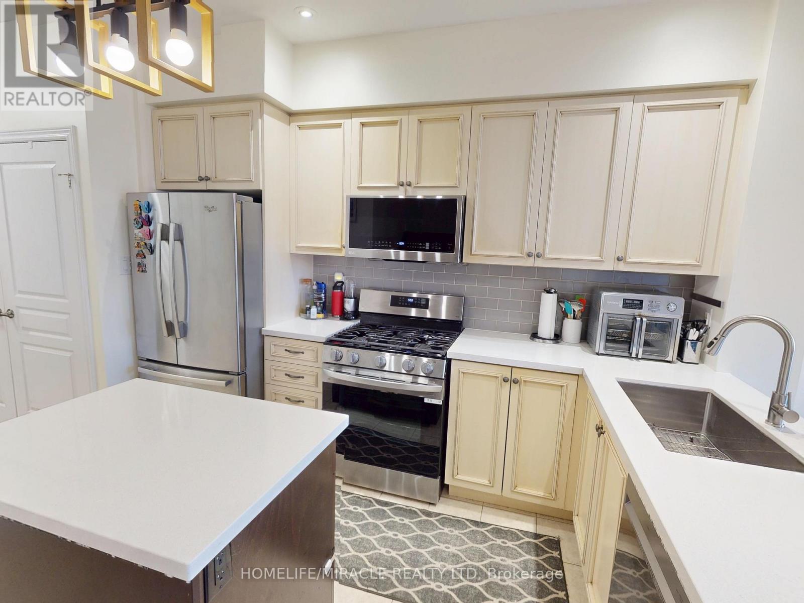 Photo 9 of 43 515 Winston Road, Grimsby ON