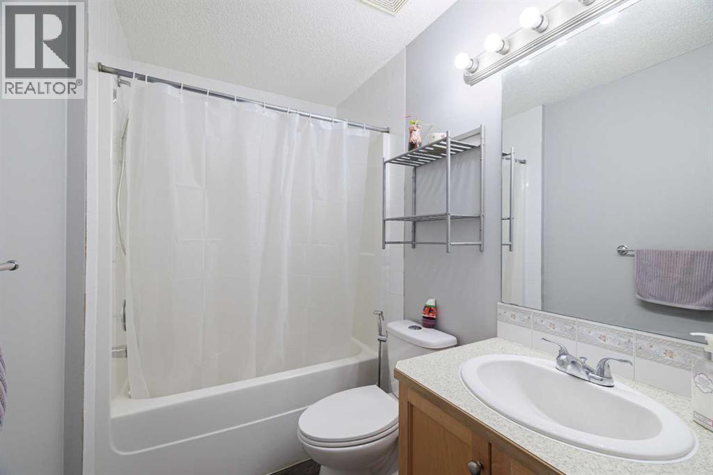 Single Family House for Sale in  Taracove Place NE Taradale Calgary 