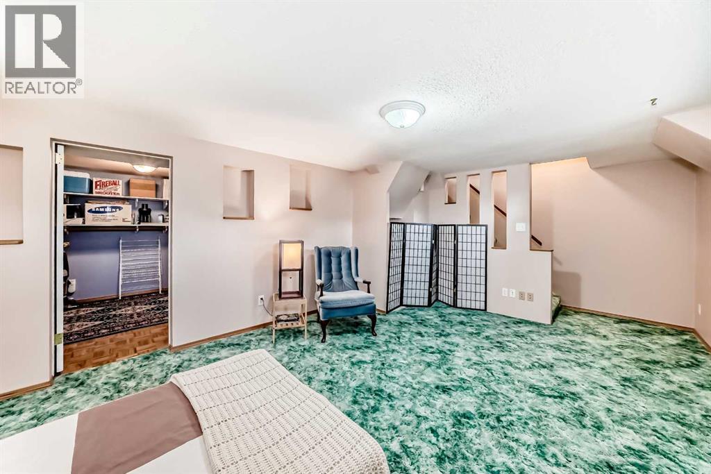 Single Family House for Sale in  Merrill Drive NE Winston Heights/Mountview Calgary 