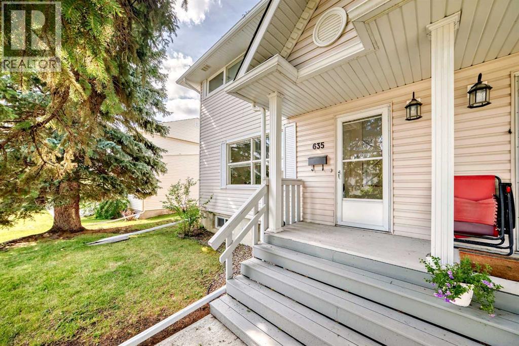 Single Family House for Sale in  Merrill Drive NE Winston Heights/Mountview Calgary 