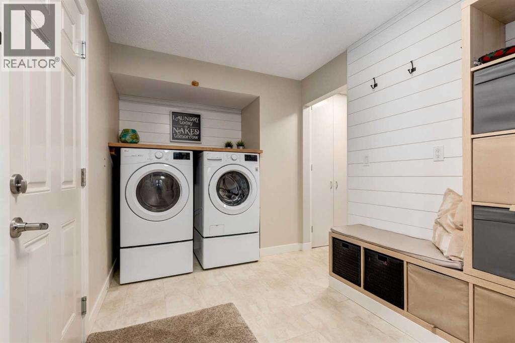 Single Family House for Sale in  Silvergrove Drive NW Silver Springs Calgary 