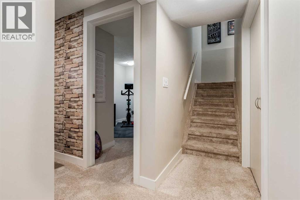 Single Family House for Sale in  Silvergrove Drive NW Silver Springs Calgary 