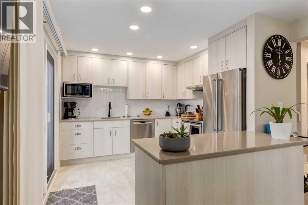 Single Family House for Sale in  Silvergrove Drive NW Silver Springs Calgary 