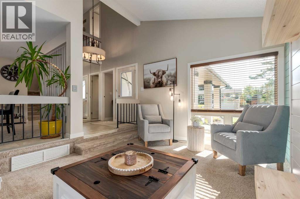 Single Family House for Sale in  Silvergrove Drive NW Silver Springs Calgary 