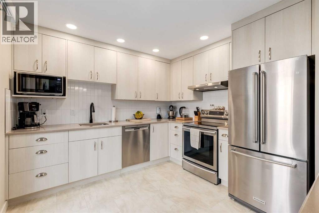 Single Family House for Sale in  Silvergrove Drive NW Silver Springs Calgary 