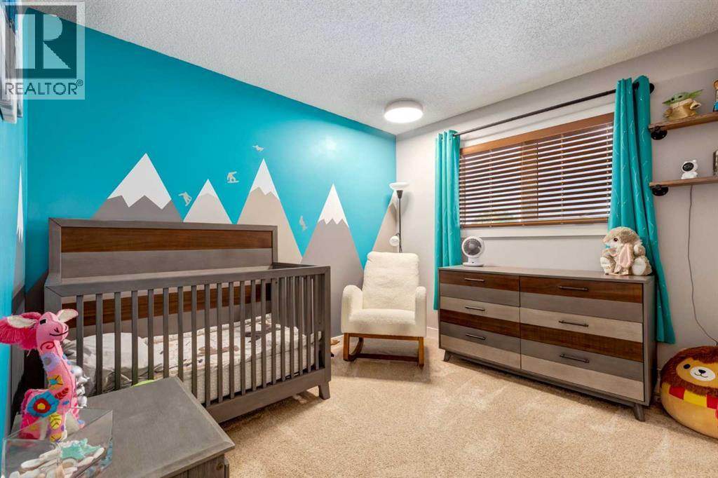 Single Family House for Sale in  Silvergrove Drive NW Silver Springs Calgary 