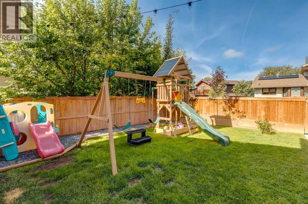 Single Family House for Sale in  Silvergrove Drive NW Silver Springs Calgary 