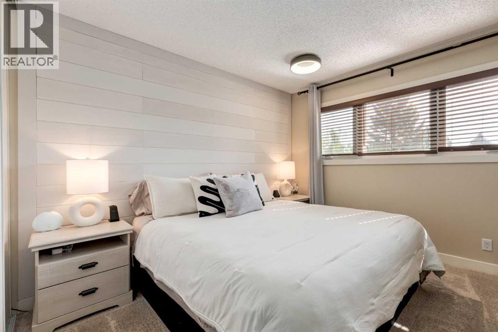 Single Family House for Sale in  Silvergrove Drive NW Silver Springs Calgary 