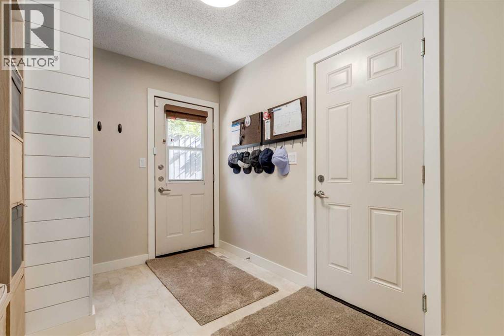 Single Family House for Sale in  Silvergrove Drive NW Silver Springs Calgary 