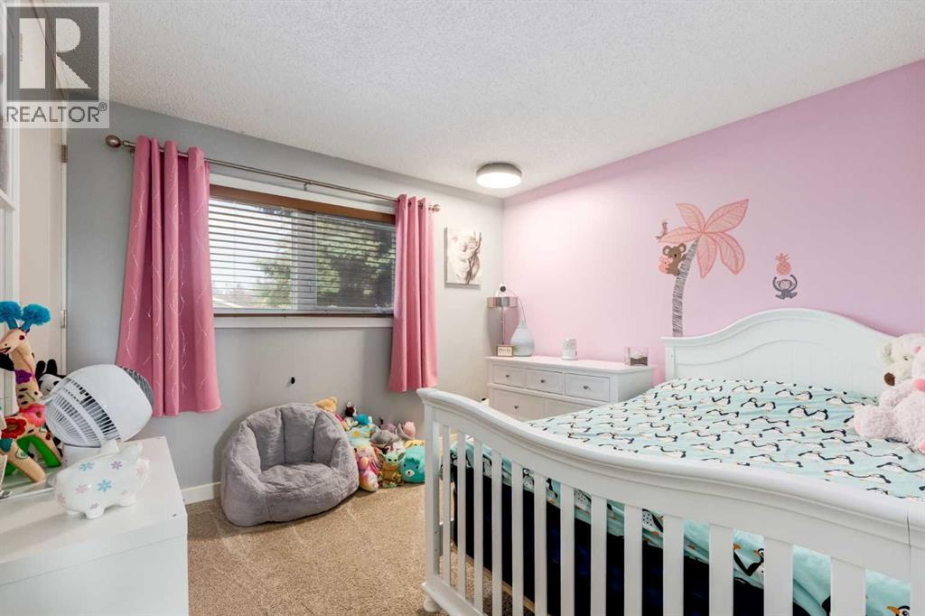 Single Family House for Sale in  Silvergrove Drive NW Silver Springs Calgary 