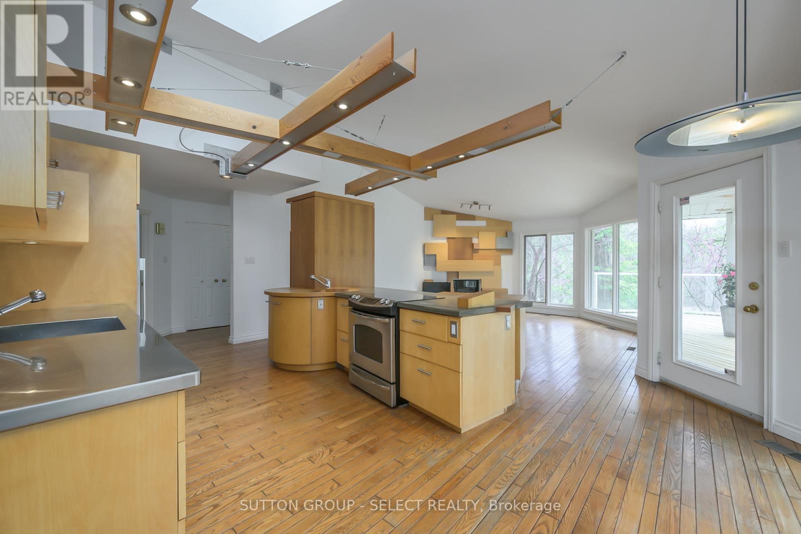 Photo 11 of 5 10 Mackellar Avenue, London North ON