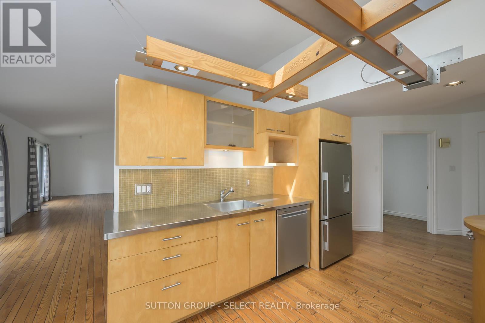 Photo 17 of 5 10 Mackellar Avenue, London North ON