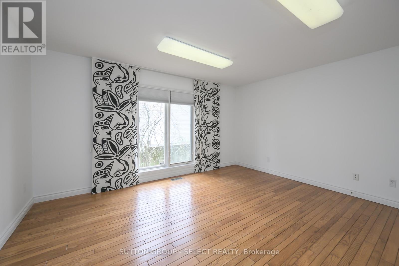 Photo 22 of 5 10 Mackellar Avenue, London North ON