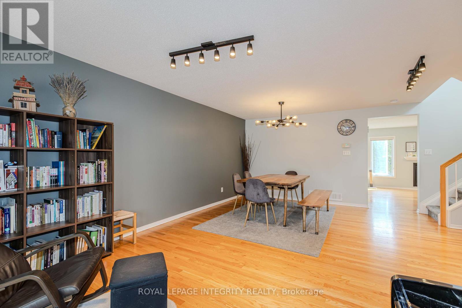 Photo 11 of 2123 Esprit Drive, Ottawa ON