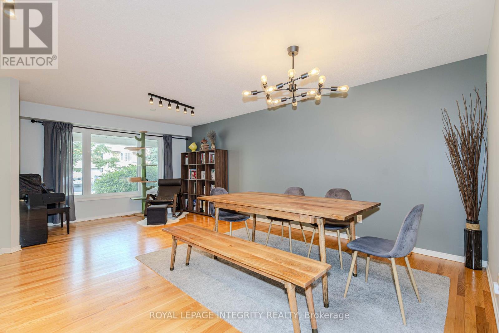 Photo 13 of 2123 Esprit Drive, Ottawa ON