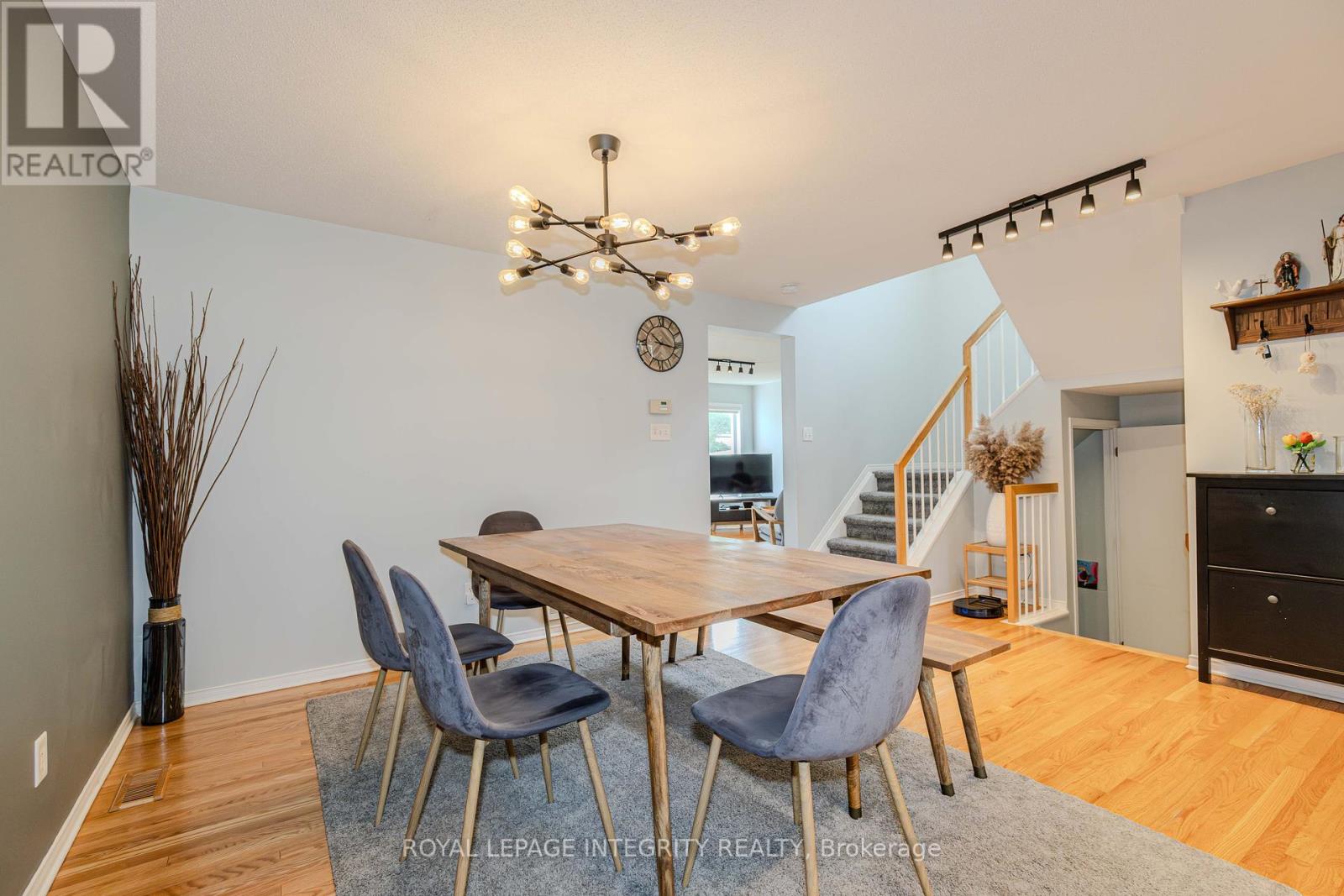 Photo 14 of 2123 Esprit Drive, Ottawa ON