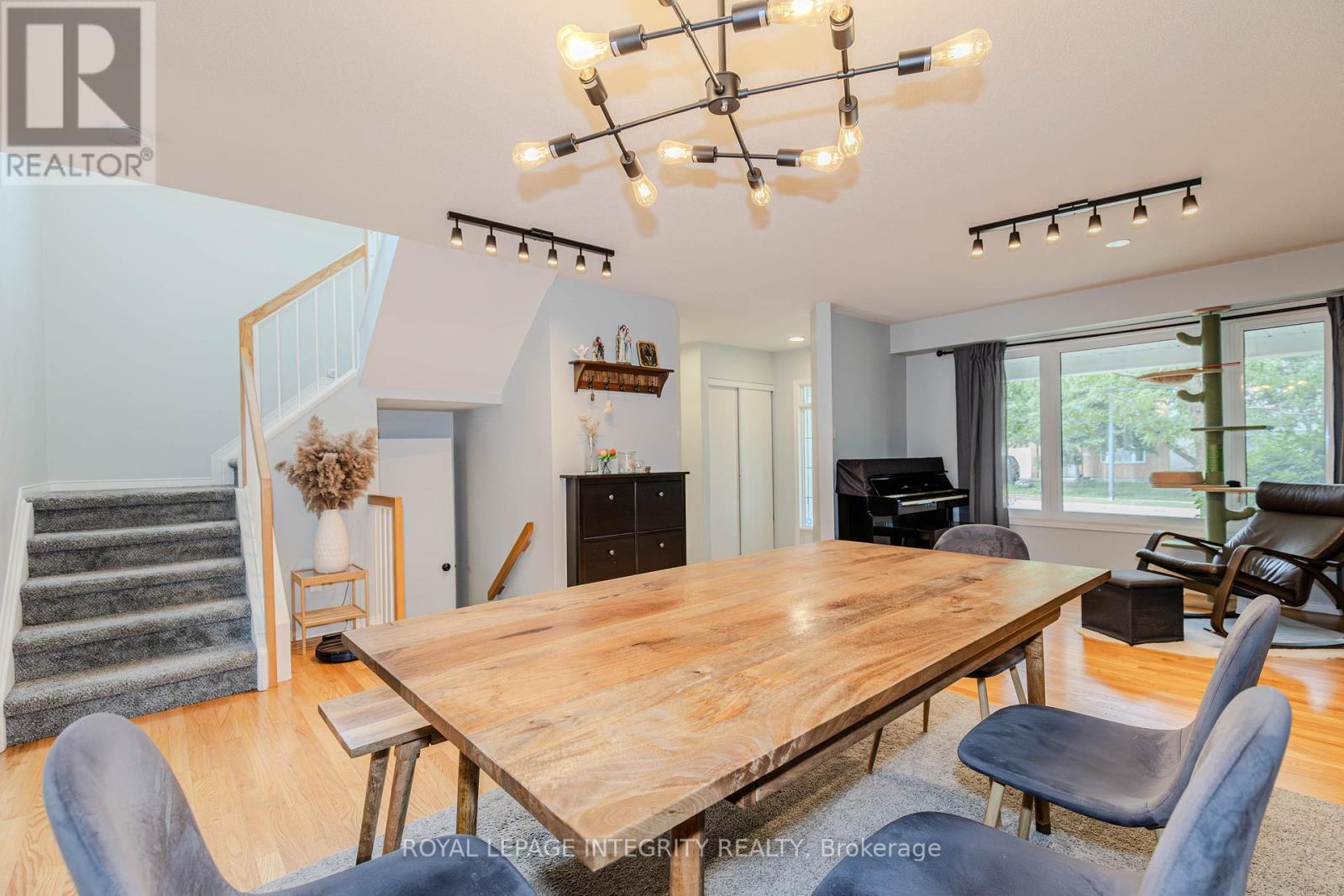 Photo 15 of 2123 Esprit Drive, Ottawa ON
