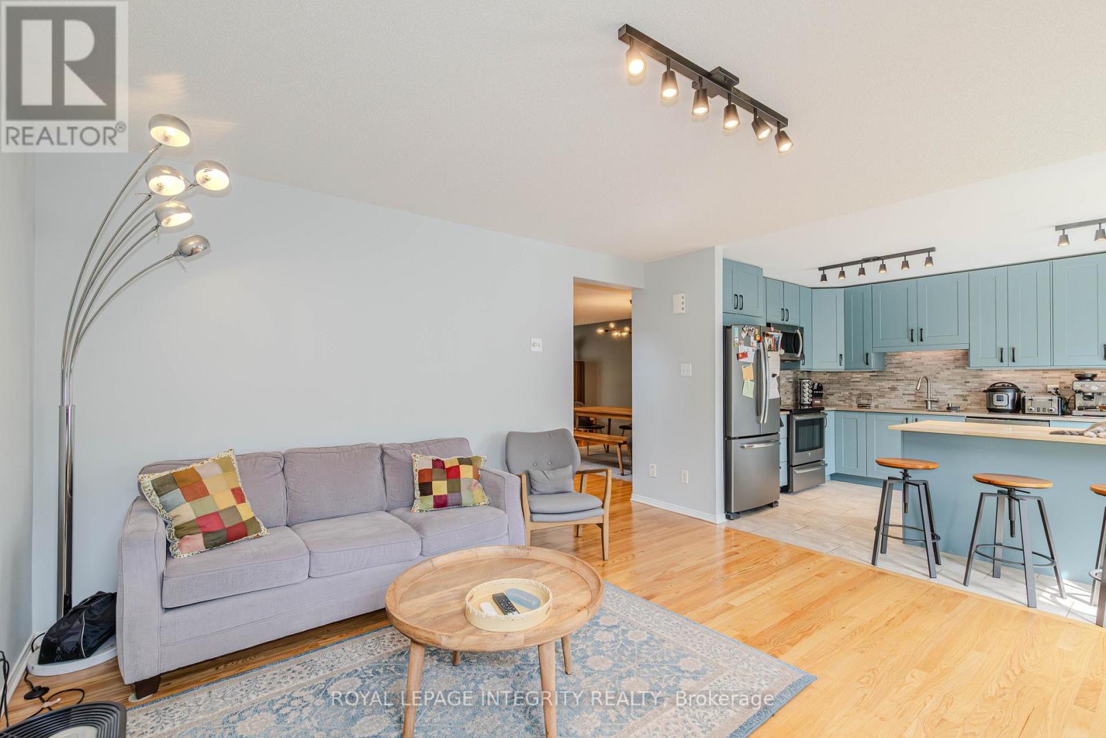 Photo 19 of 2123 Esprit Drive, Ottawa ON