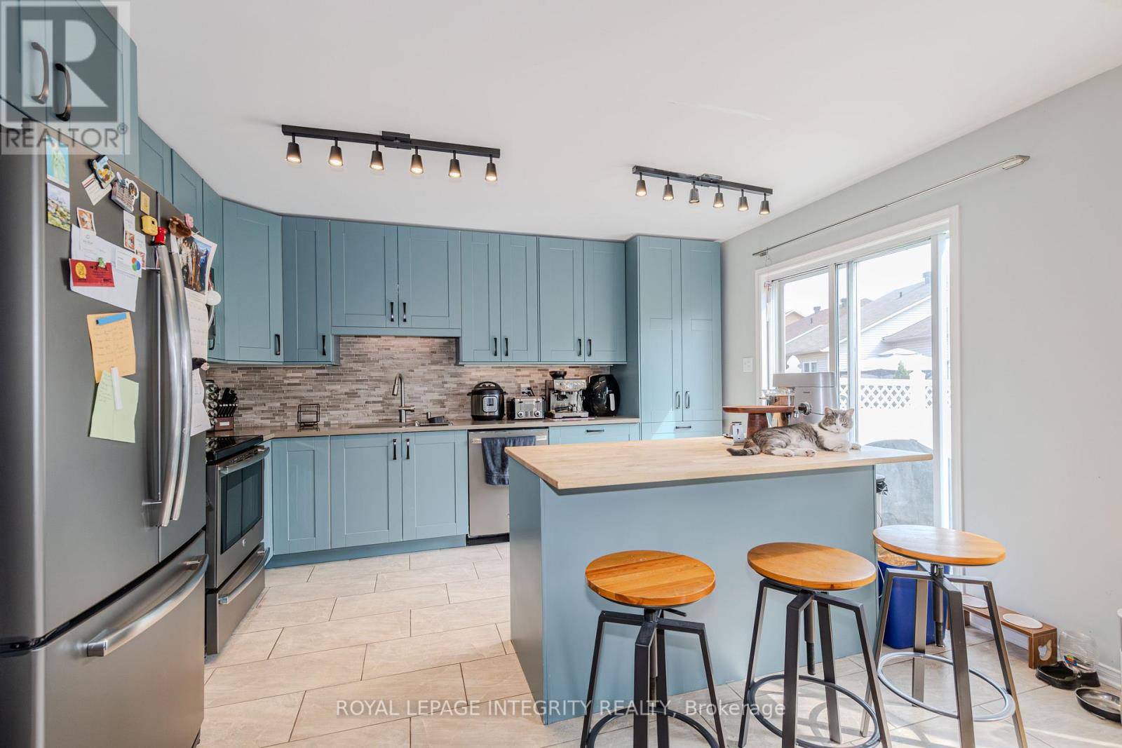 Photo 21 of 2123 Esprit Drive, Ottawa ON