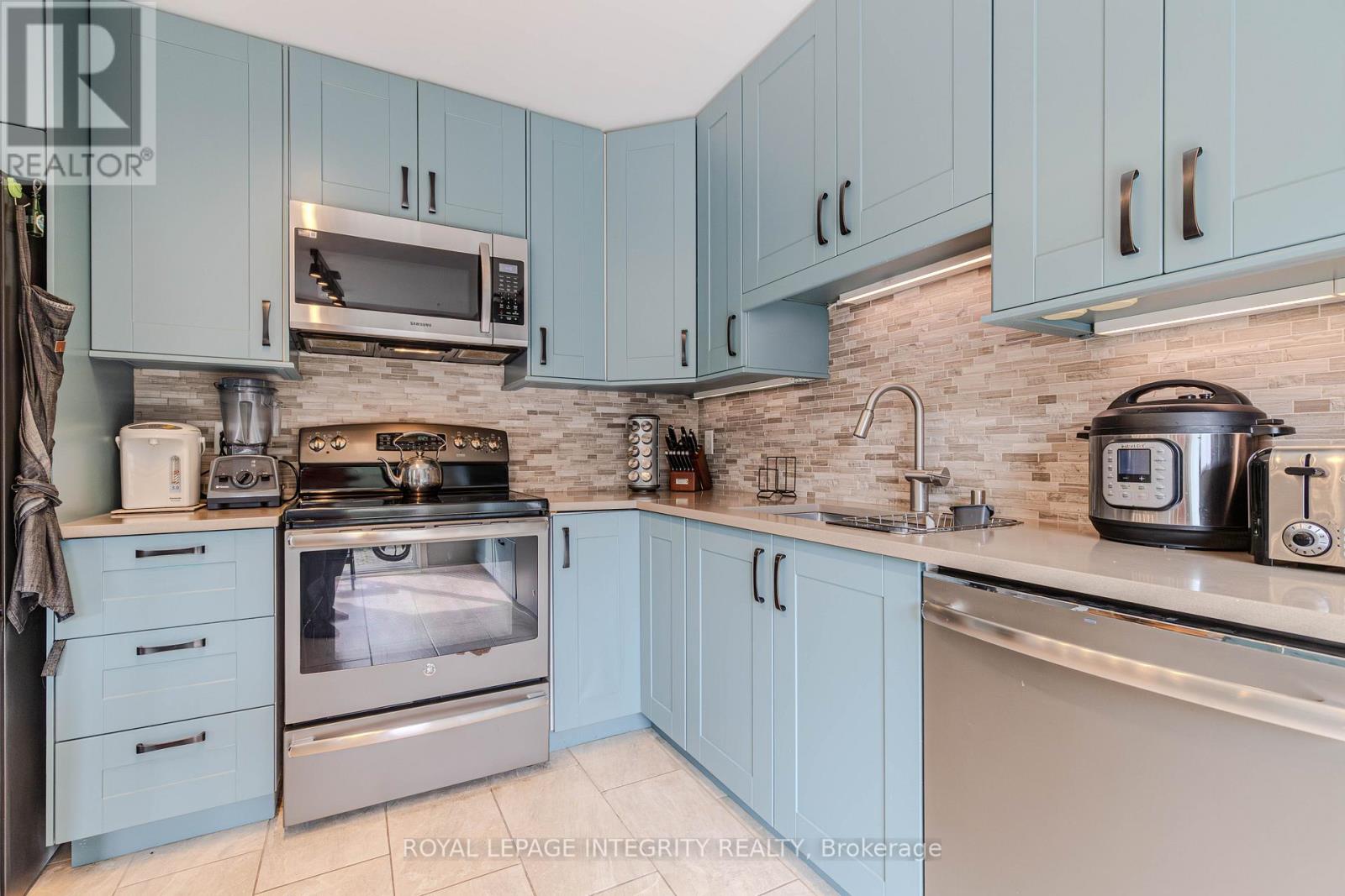 Photo 27 of 2123 Esprit Drive, Ottawa ON