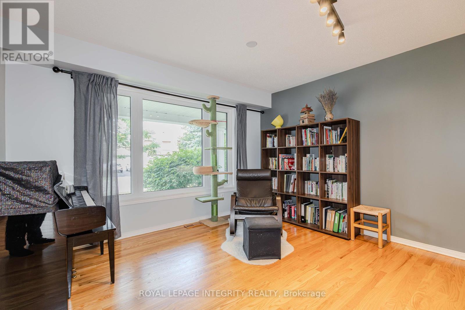 Photo 7 of 2123 Esprit Drive, Ottawa ON