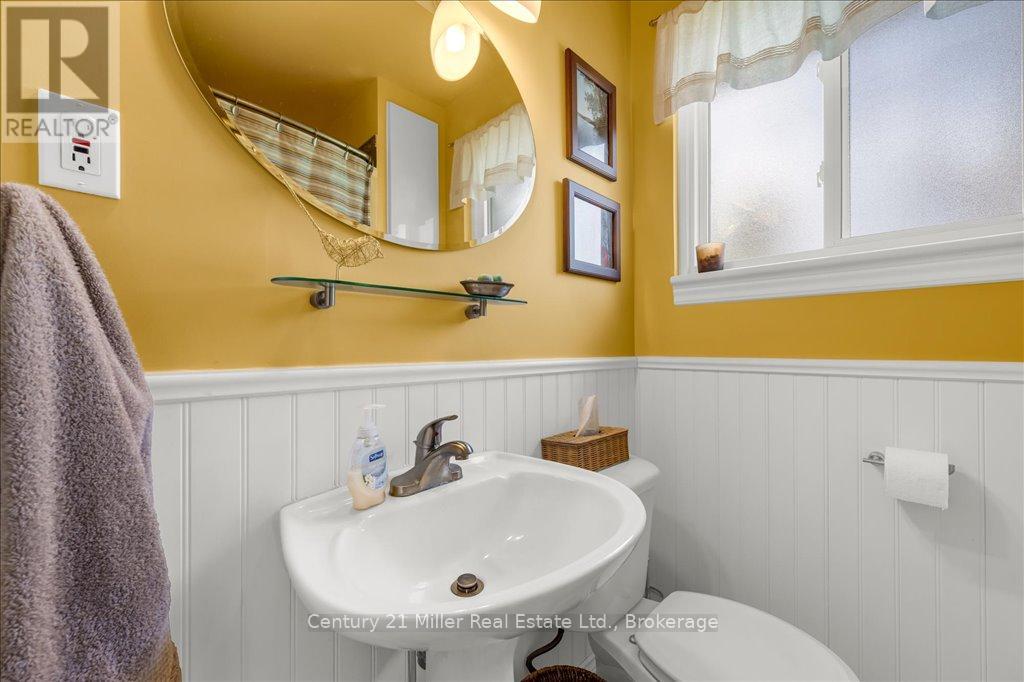 Photo 22 of 1504 Bridge Road, Oakville ON