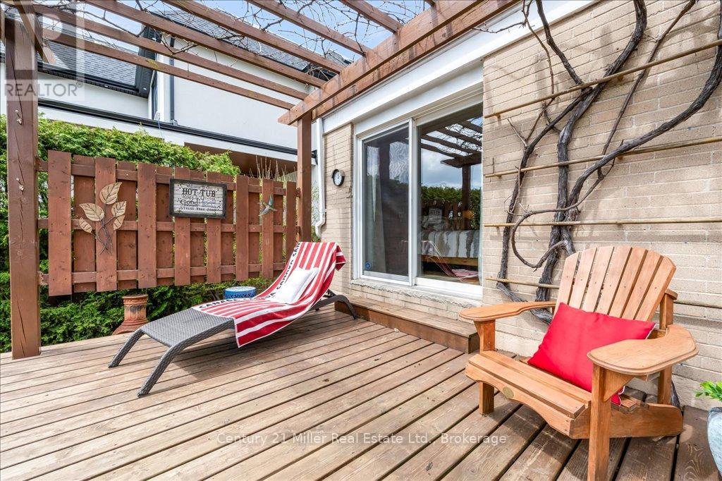 Photo 12 of 1504 Bridge Road, Oakville ON