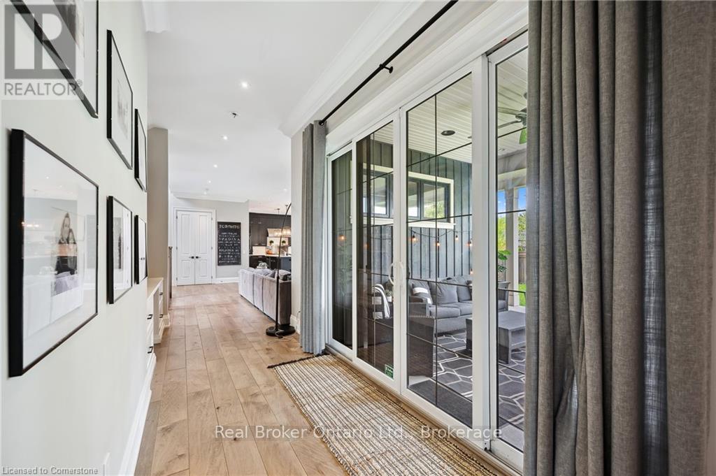 Photo 38 of 1247 Wood Place, Oakville ON