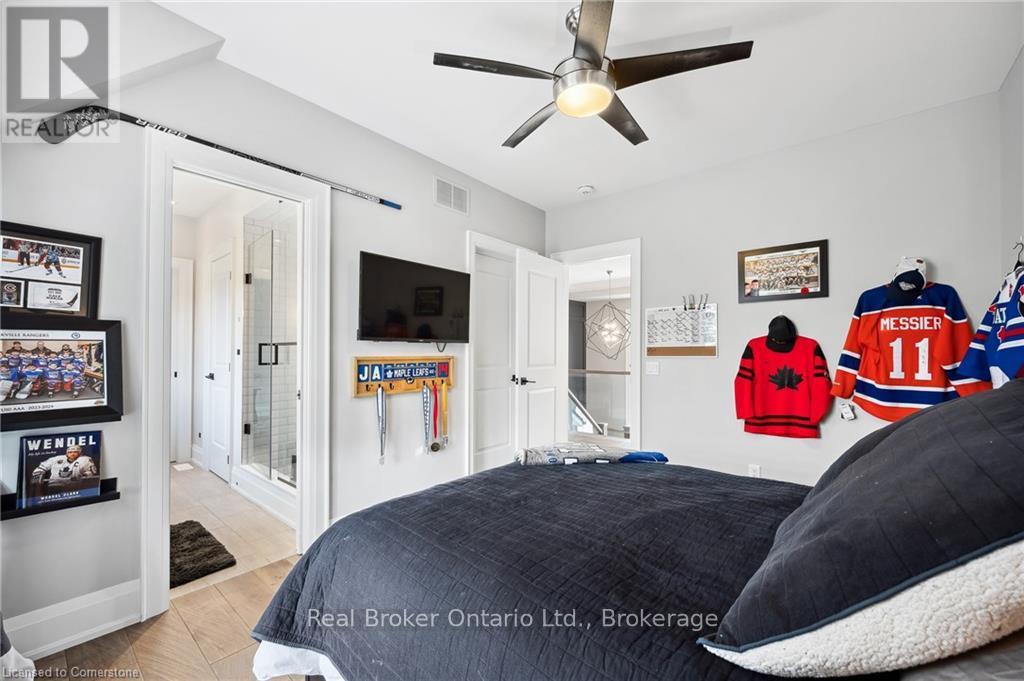 Photo 49 of 1247 Wood Place, Oakville ON