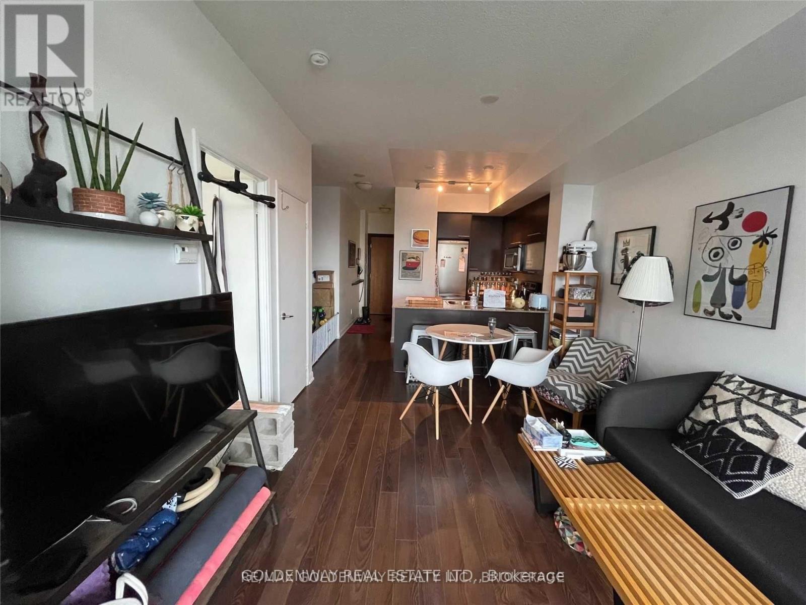 Photo 5 of 2112 500 Sherbourne Street, Toronto ON