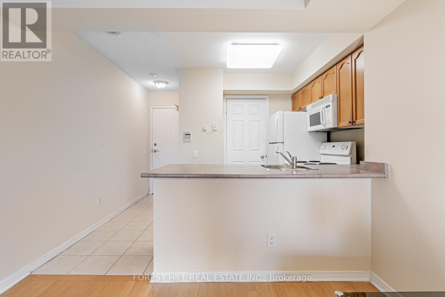 Photo 8 of 1501 30 Harrison Garden Boulevard, Toronto ON