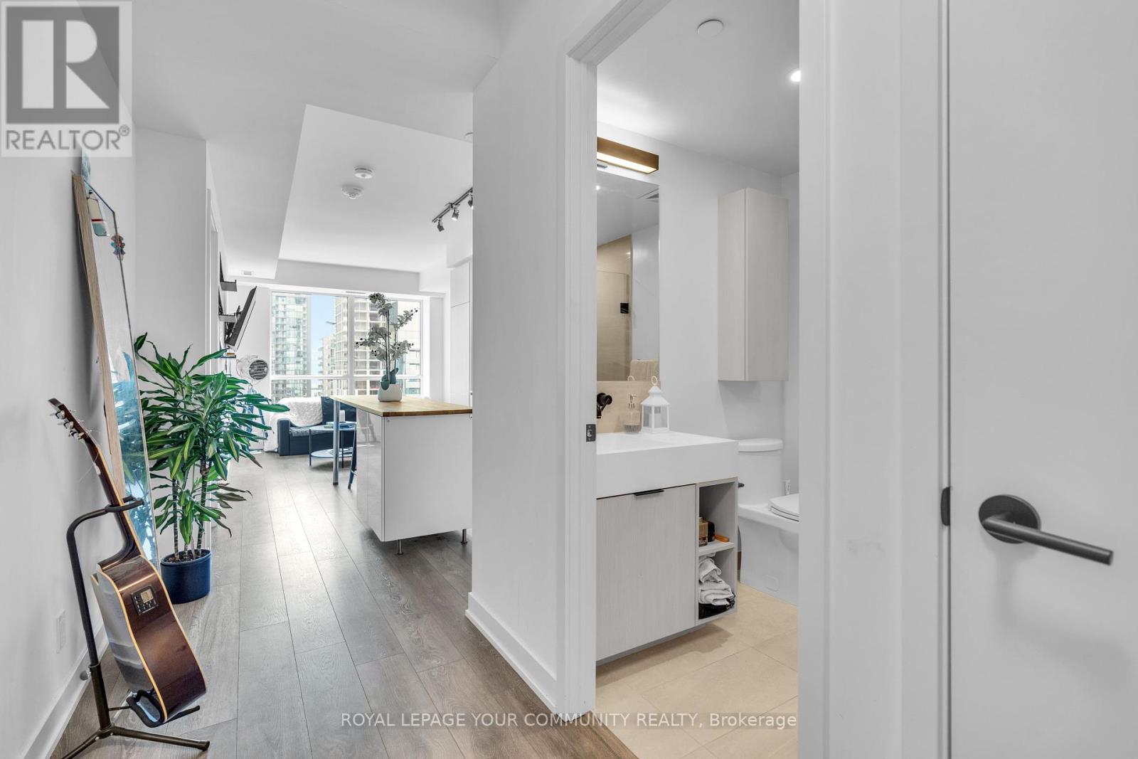 Photo 16 of 3307 108 Peter Street, Toronto ON